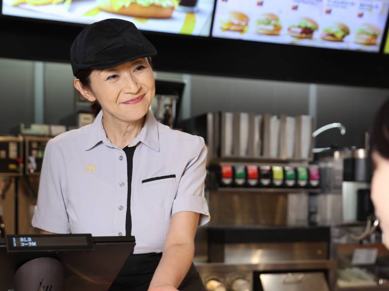 様々な年代の人が働いています♪