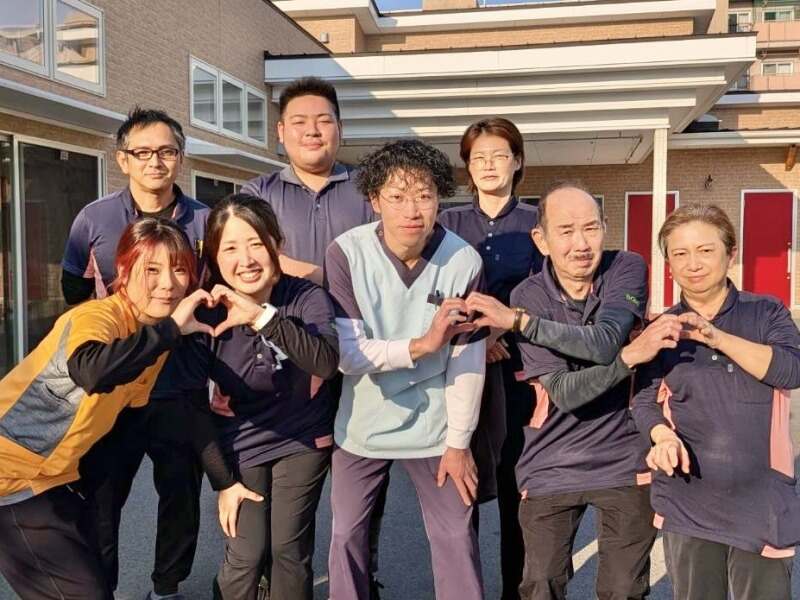 男女、年齢とわずみんな仲良し、楽しい♪