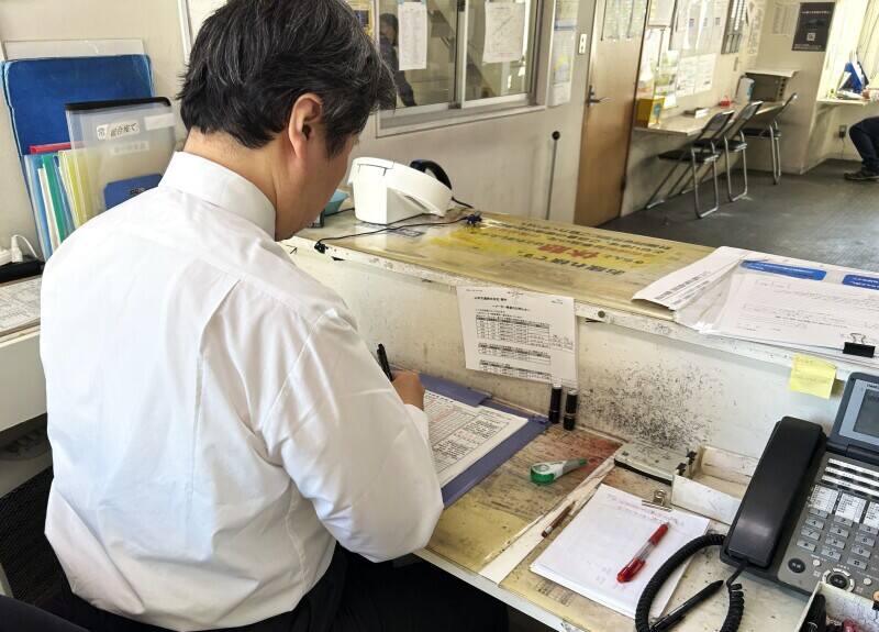 こちらで乗務員さんをお出迎え