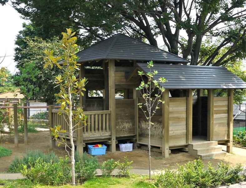 広い敷地を活かした２つの園庭があります。