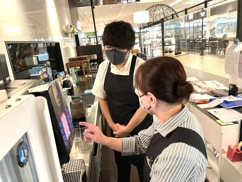 先輩スタッフが丁寧に教えてくれます♪