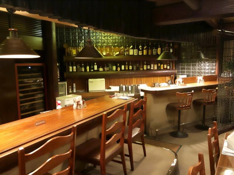 レトロモダンな隠れ家レストラン。