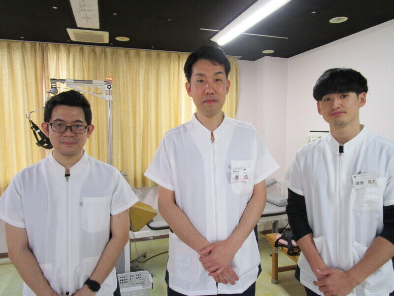 クリニック所属の理学療法士3名です！