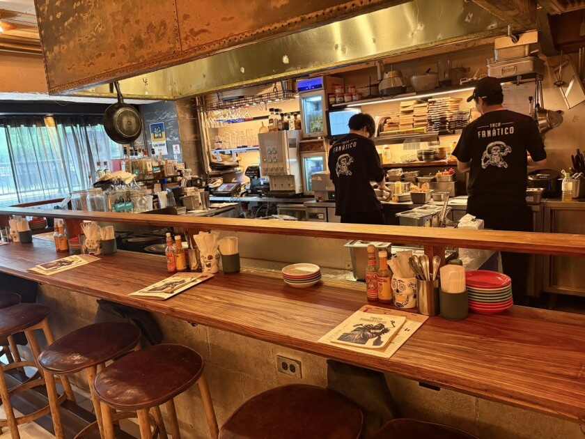 全席カウンター席！