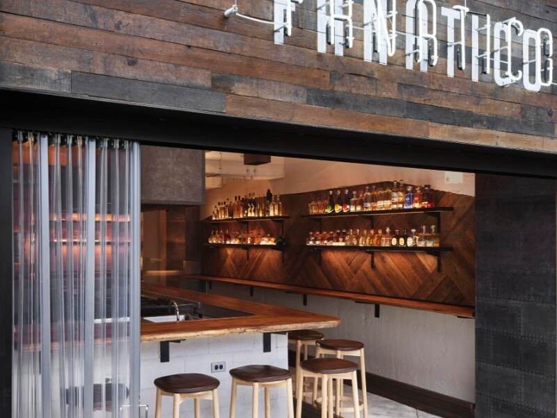 全席カウンター席!